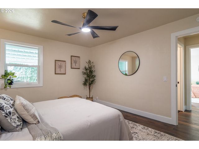 765 W RAINBOW St, Roseburg, OR 97471