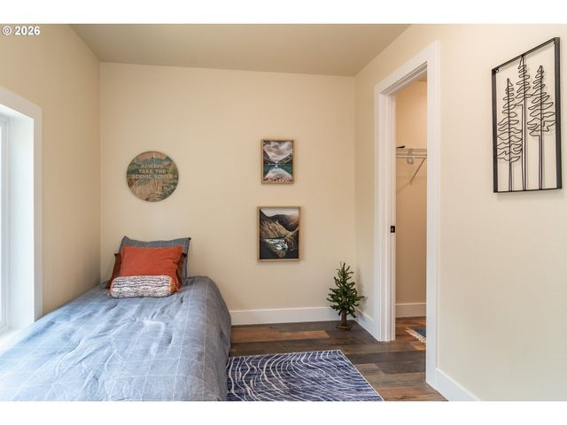 765 W RAINBOW St, Roseburg, OR 97471