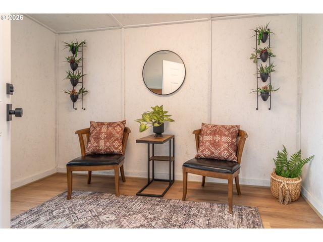 765 W RAINBOW St, Roseburg, OR 97471