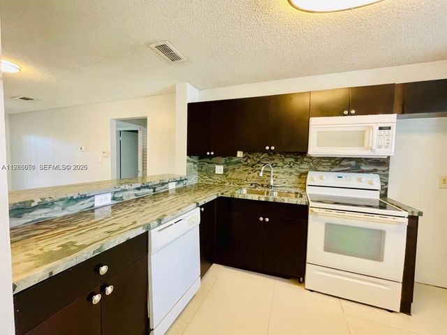2201 SW 80th Ter 2201, Miramar, FL 33025