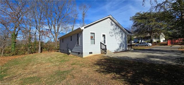 4146 Carnation Drive, Winston-salem, NC 27105