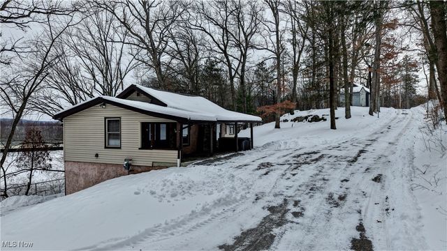 5796 St Rt 250, Beach City, OH 44608