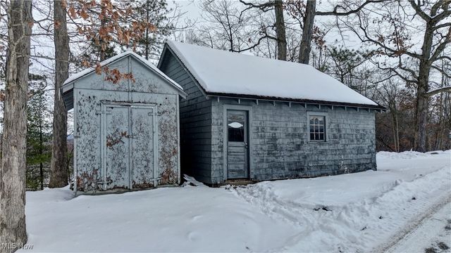 5796 St Rt 250, Beach City, OH 44608