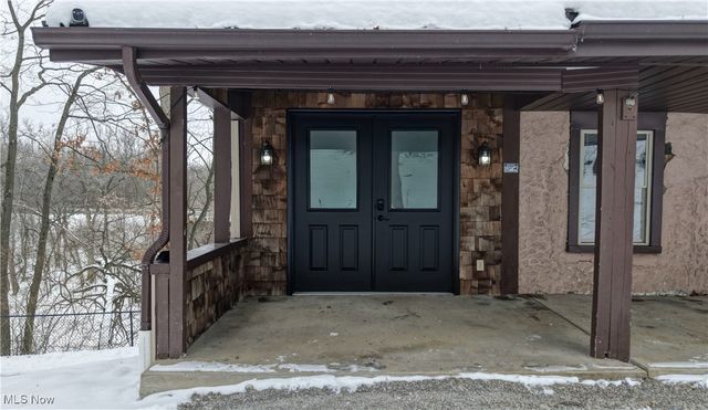 5796 St Rt 250, Beach City, OH 44608