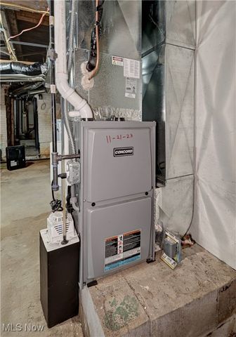 5796 St Rt 250, Beach City, OH 44608