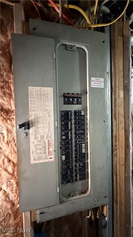 5796 St Rt 250, Beach City, OH 44608