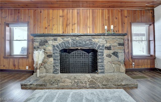 5796 St Rt 250, Beach City, OH 44608