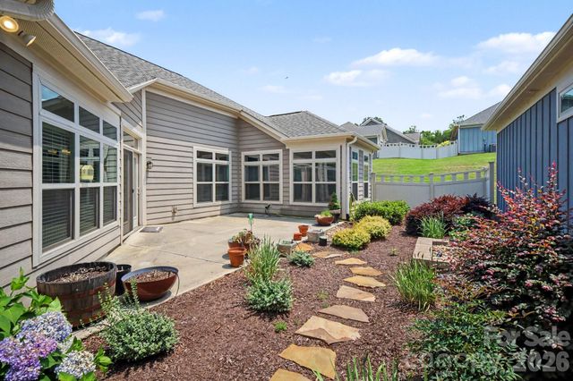9032 Treetop Way NW, Concord, NC 28027