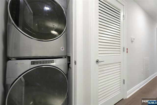 3 Somerset Lane 109, Edgewater, NJ 07020