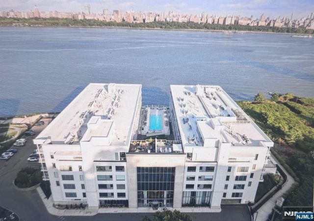 3 Somerset Lane 109, Edgewater, NJ 07020