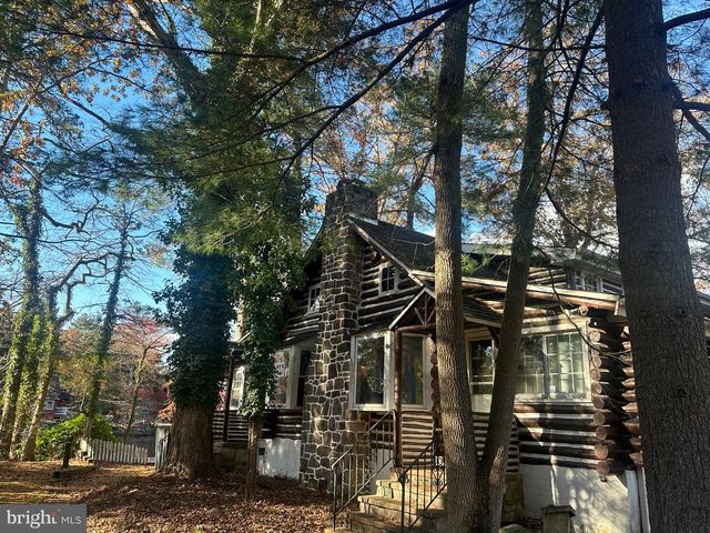 227 E LAKE BLVD, Medford, NJ 08055