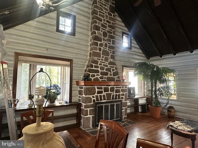 227 E LAKE BLVD, Medford, NJ 08055