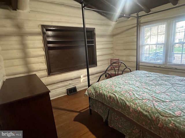 227 E LAKE BLVD, Medford, NJ 08055