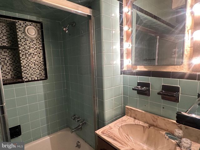 227 E LAKE BLVD, Medford, NJ 08055