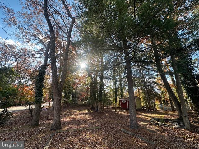 227 E LAKE BLVD, Medford, NJ 08055