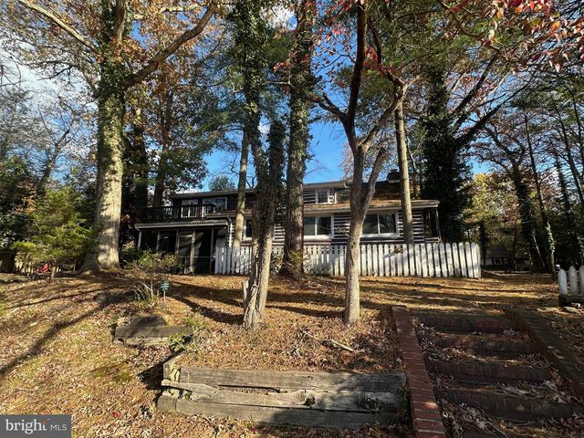 227 E LAKE BLVD, Medford, NJ 08055