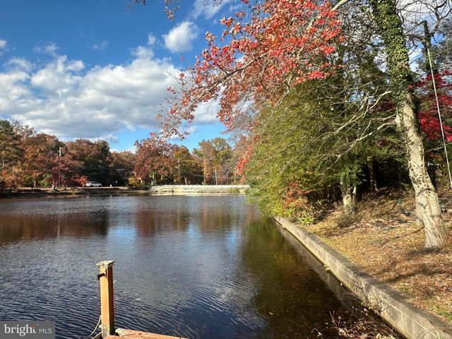 227 E LAKE BLVD, Medford, NJ 08055