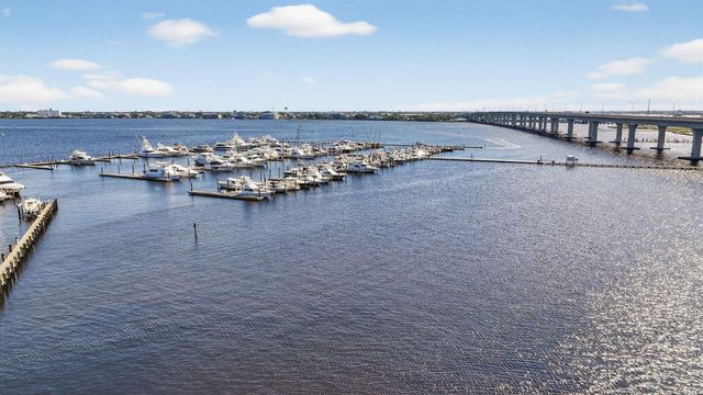 875 NW Flagler Avenue 302, Stuart, FL 34994