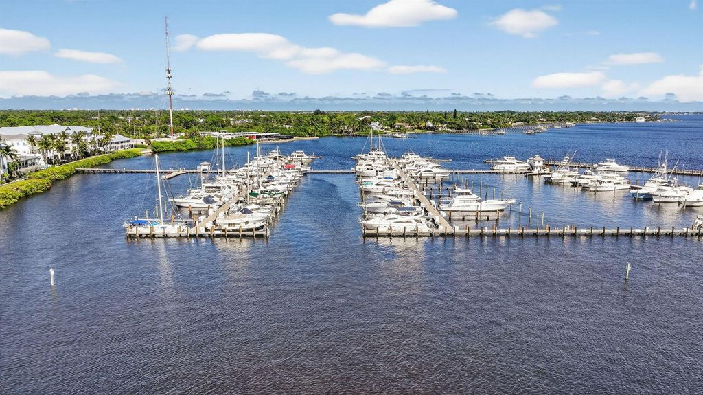 875 NW Flagler Avenue 302, Stuart, FL 34994
