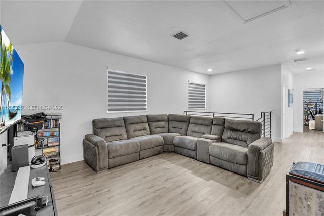4983 W Madison Lakes Cir W, Davie, FL 33328