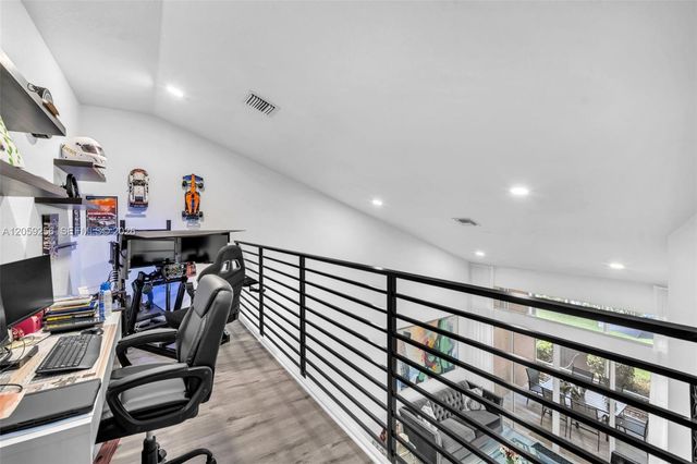 4983 W Madison Lakes Cir W, Davie, FL 33328