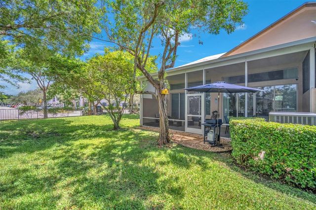 4983 W Madison Lakes Cir W, Davie, FL 33328