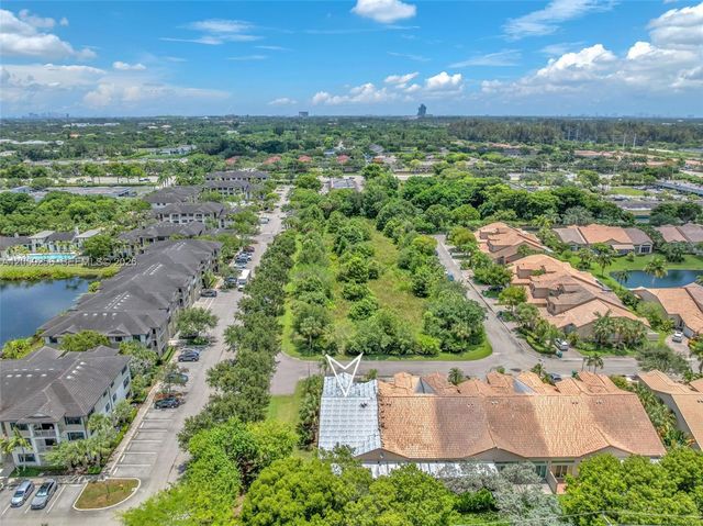 4983 W Madison Lakes Cir W, Davie, FL 33328