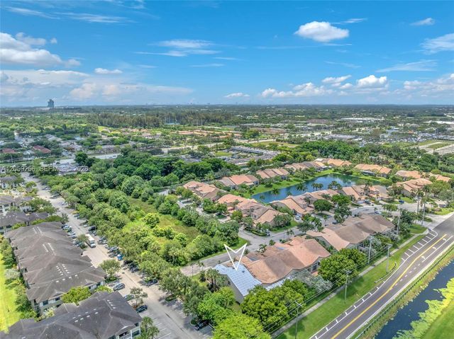 4983 W Madison Lakes Cir W, Davie, FL 33328