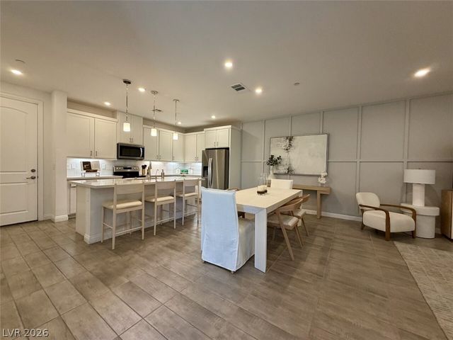 802 Royal Beekman Street, Henderson, NV 89011