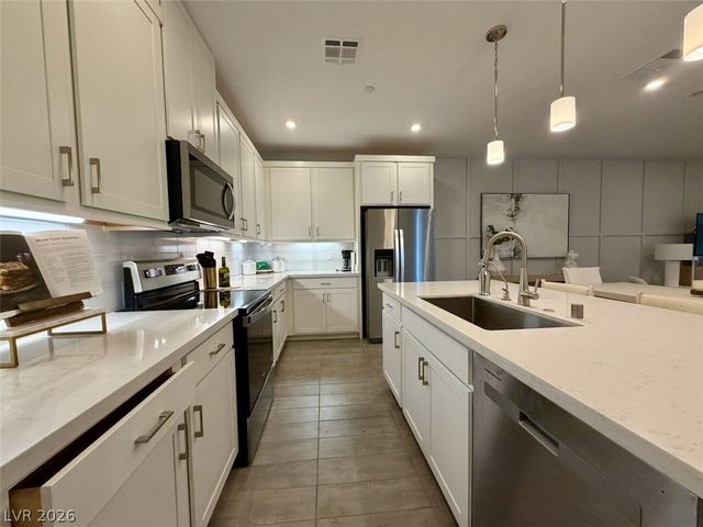 802 Royal Beekman Street, Henderson, NV 89011