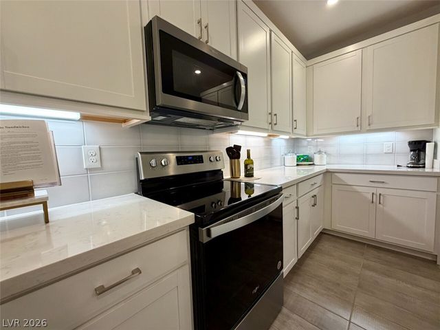 802 Royal Beekman Street, Henderson, NV 89011