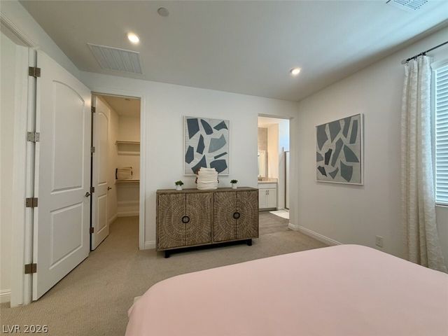 802 Royal Beekman Street, Henderson, NV 89011