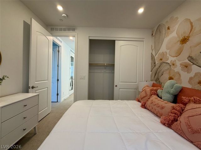 802 Royal Beekman Street, Henderson, NV 89011