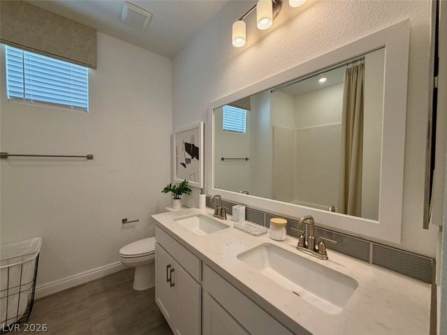 802 Royal Beekman Street, Henderson, NV 89011