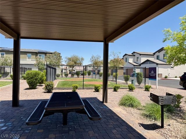 802 Royal Beekman Street, Henderson, NV 89011