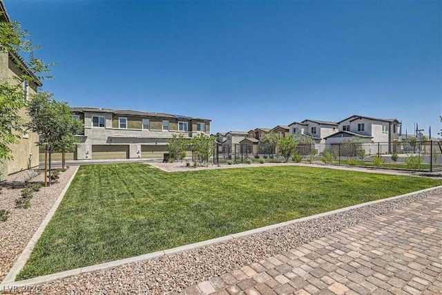 802 Royal Beekman Street, Henderson, NV 89011