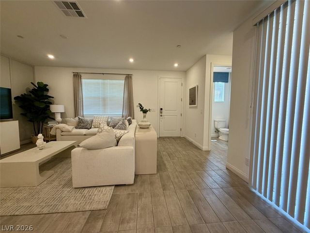 802 Royal Beekman Street, Henderson, NV 89011