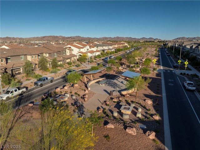 802 Royal Beekman Street, Henderson, NV 89011