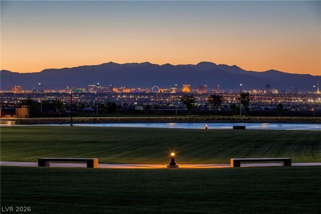 802 Royal Beekman Street, Henderson, NV 89011