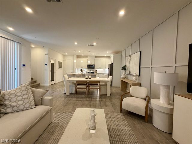 802 Royal Beekman Street, Henderson, NV 89011