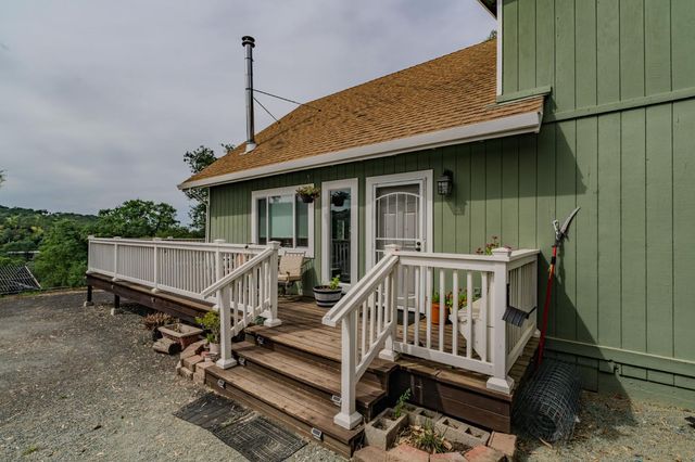 7067 Cane Ln, Valley Springs, CA 95252