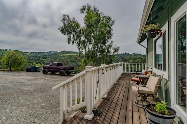 7067 Cane Ln, Valley Springs, CA 95252