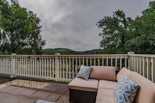 7067 Cane Ln, Valley Springs, CA 95252