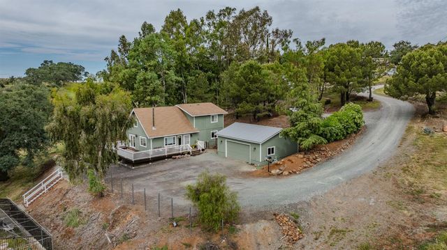 7067 Cane Ln, Valley Springs, CA 95252