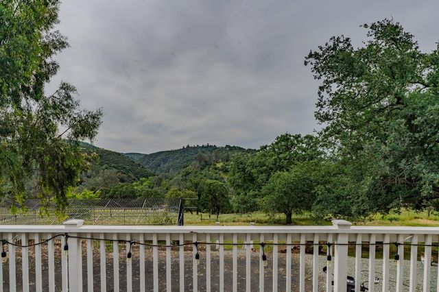 7067 Cane Ln, Valley Springs, CA 95252