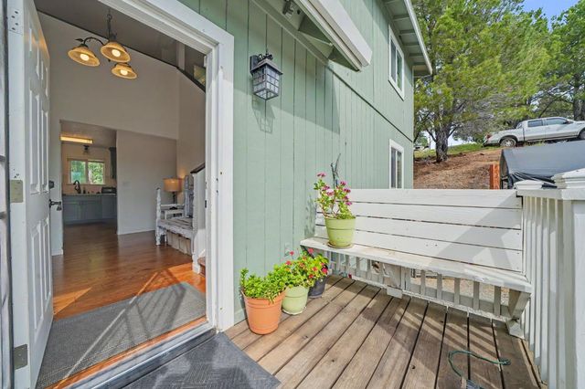 7067 Cane Ln, Valley Springs, CA 95252