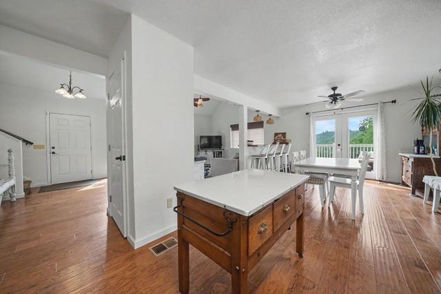 7067 Cane Ln, Valley Springs, CA 95252