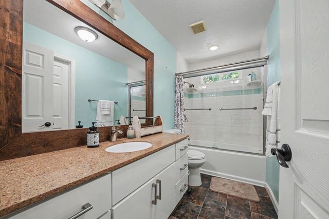 7067 Cane Ln, Valley Springs, CA 95252