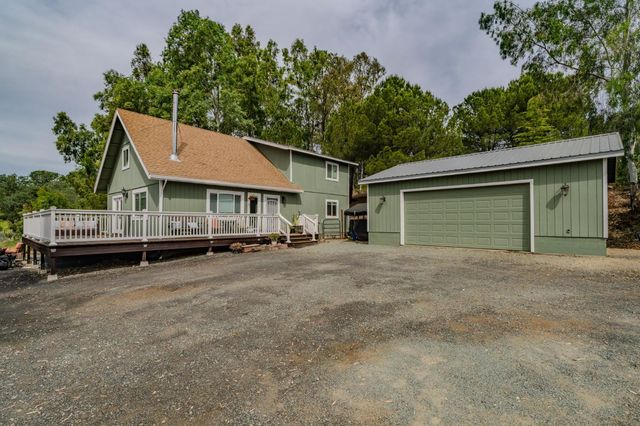 7067 Cane Ln, Valley Springs, CA 95252