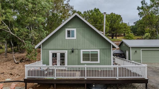7067 Cane Ln, Valley Springs, CA 95252
